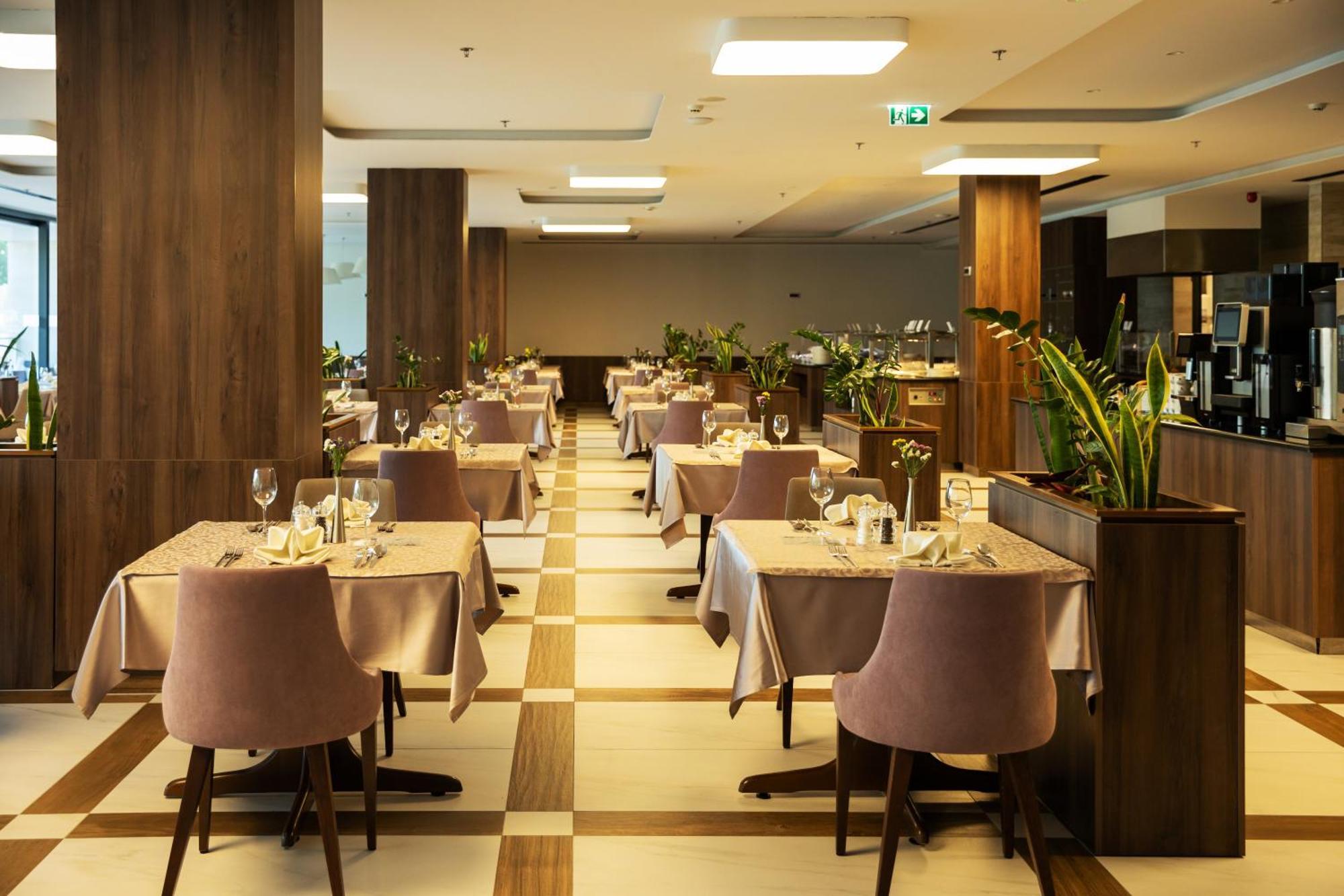 Hotel Plaza Duce Ngoại thất bức ảnh
