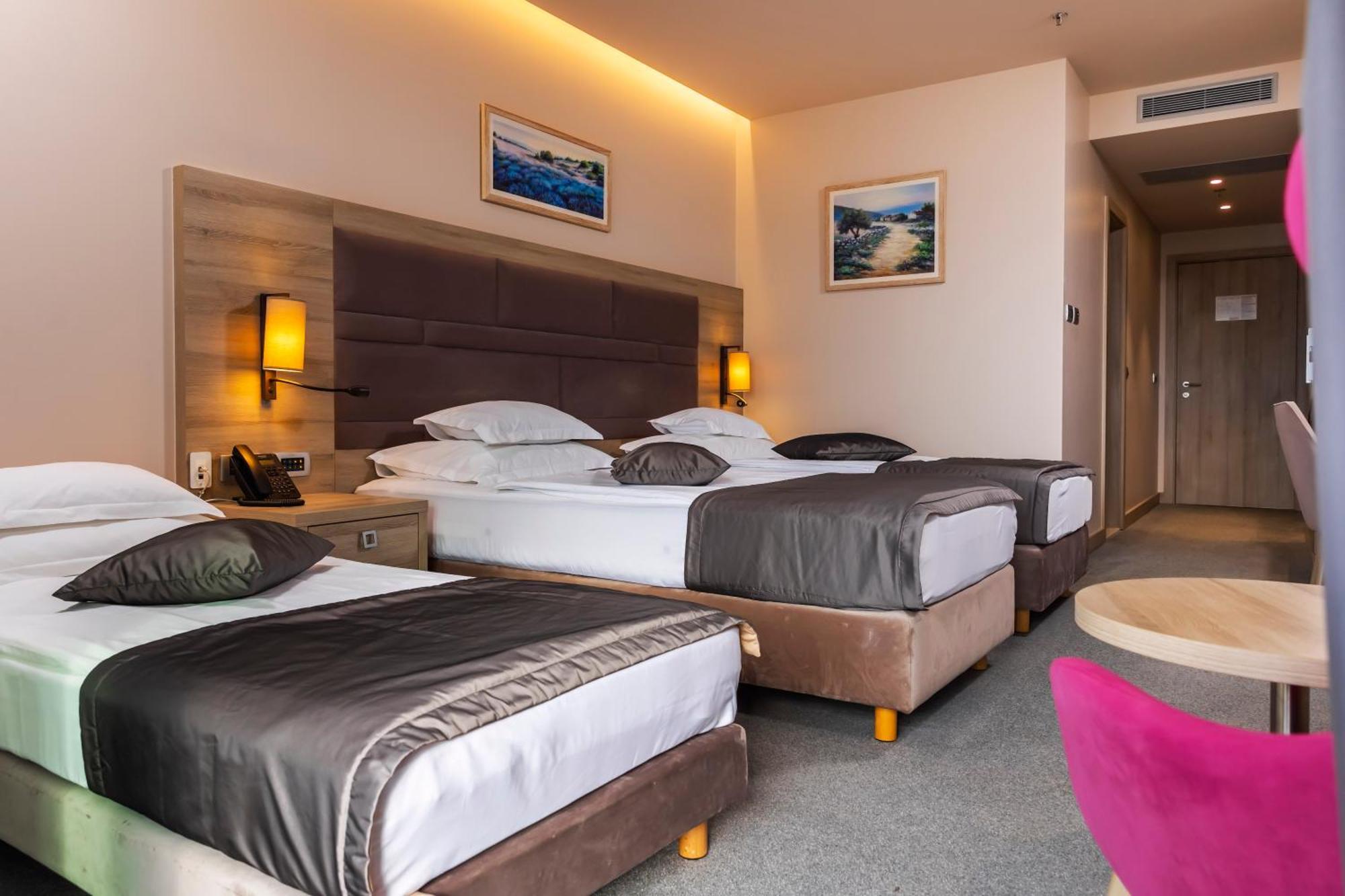 Hotel Plaza Duce Ngoại thất bức ảnh